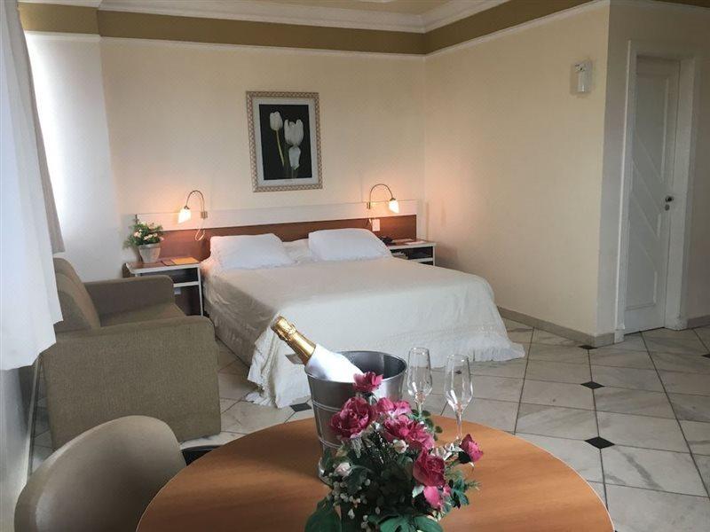 Tamareiras Park Hotel ウベラバ エクステリア 写真