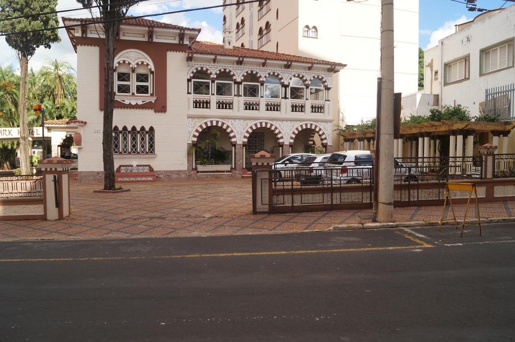 Tamareiras Park Hotel ウベラバ エクステリア 写真