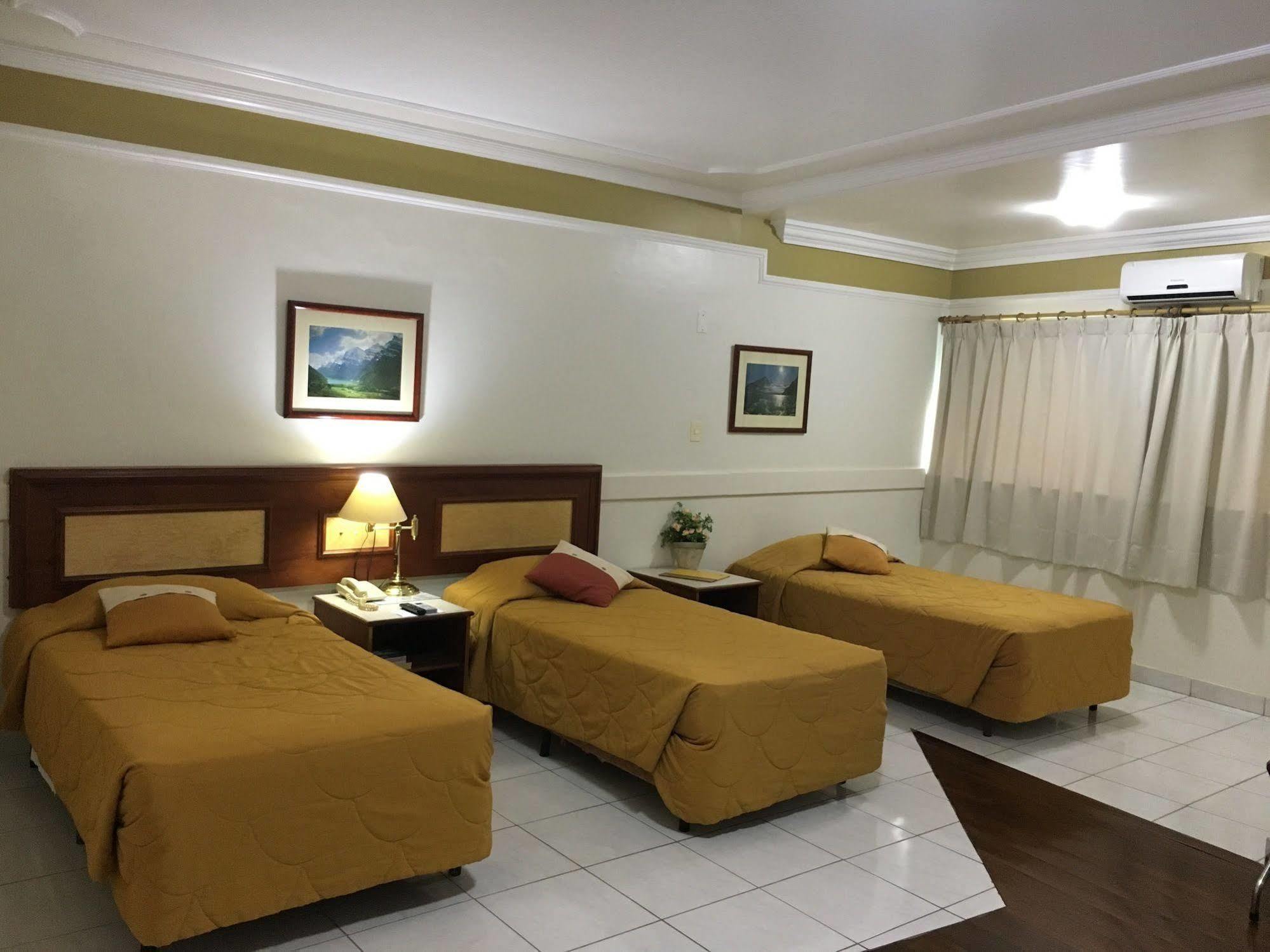 Tamareiras Park Hotel ウベラバ エクステリア 写真